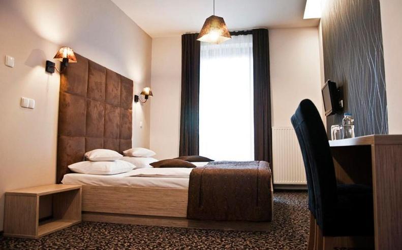 Hotel Vis A Vis Oleśnica Zimmer foto