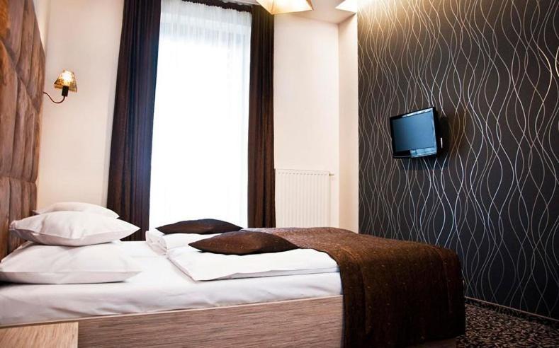 Hotel Vis A Vis Oleśnica Zimmer foto