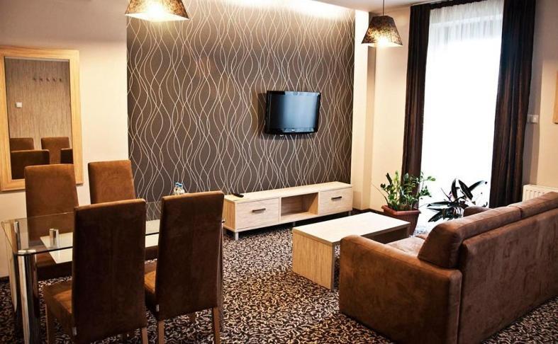 Hotel Vis A Vis Oleśnica Zimmer foto